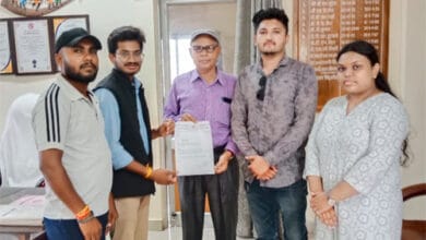 नवरात्रि पर परीक्षा स्थगित करने की मांग, एबीवीपी ने सौंपा ज्ञापन