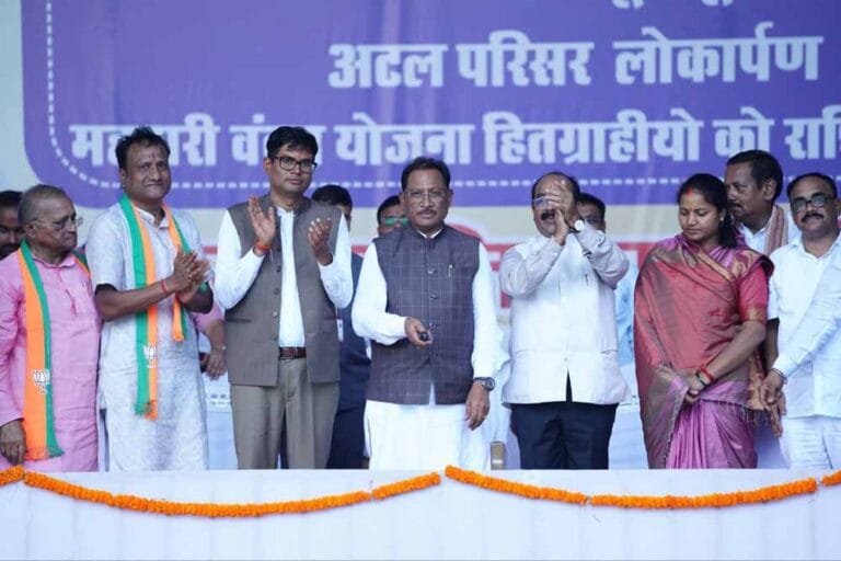 महतारी वंदन योजना के तहत महिलाओं के सम्मान को मिलेगा नया मुकाम : मुख्यमंत्री साय की घोषणा