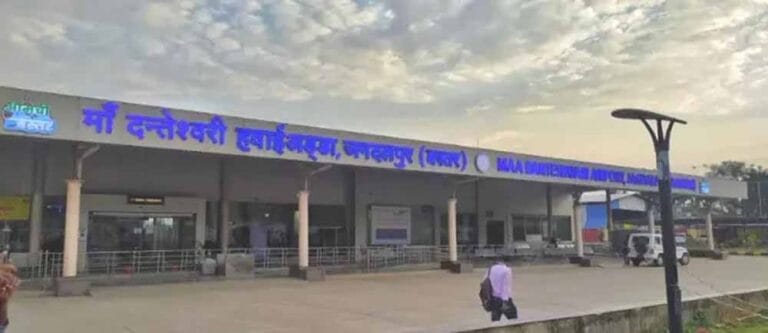 बस्तर एयरपोर्ट का ट्रैफिक रिकॉर्ड, अब तक तीन लाख यात्रियों ने किया सफर