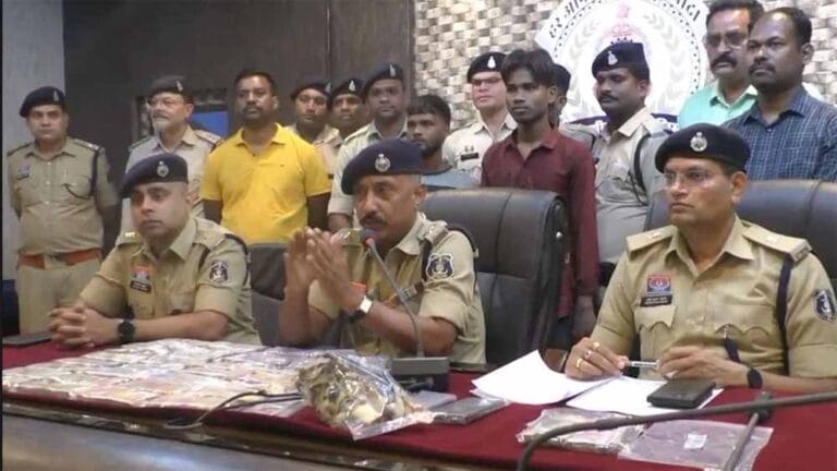 खाद व्यापारी से लूट का पर्दाफाश: नाबालिग ने दो साथियों संग बनाई खतरनाक साजिश