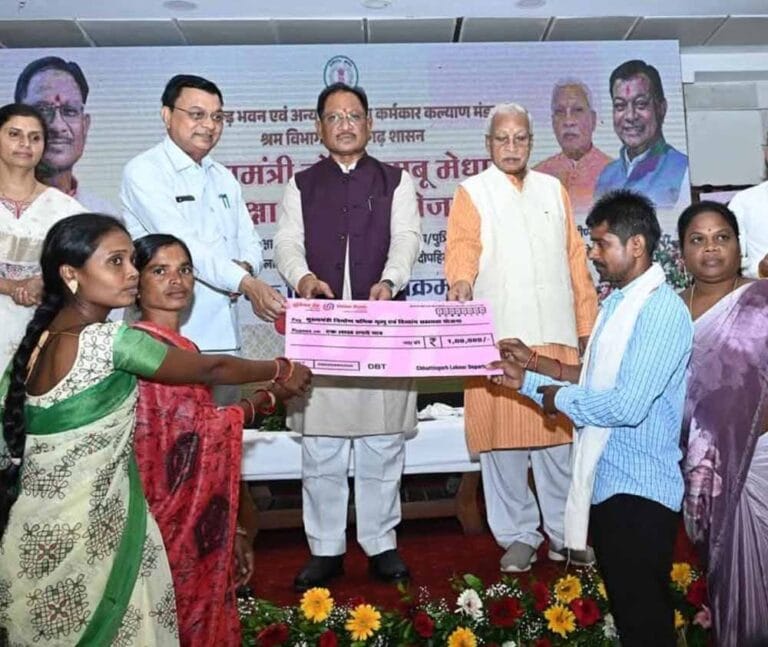 विश्वकर्मा जयंती विशेष: छत्तीसगढ़ भवन एवं अन्य सन्निर्माण कर्मकार मंडल से 8.39 लाख श्रमिक हुए लाभान्वित