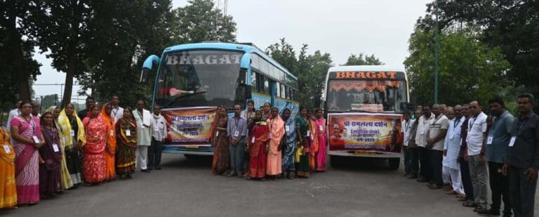 CG : रामलला के दर्शन के लिए गरियाबंद से 94 श्रद्धालुओं का दल रवाना