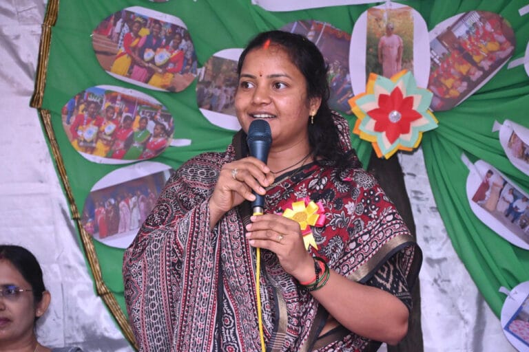 CG : मंत्री लक्ष्मी राजवाड़े ने सरगुज़ा प्रवास के दौरान विभिन्न संस्थाओं का किया निरीक्षण