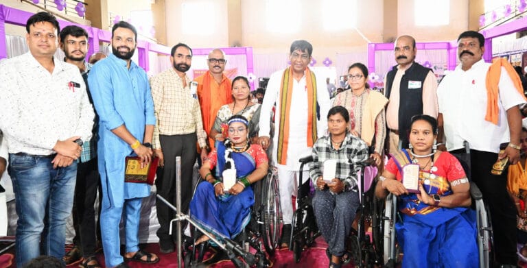 CG : रजत जयंती महोत्सव एवं सेवा पखवाड़ा: पर्पल फेयर का हुआ आयोजन
