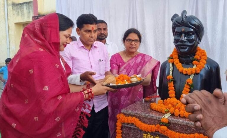 CG : शहीद वीरनारायण सिंह के बलिदान आने वाली पीढ़ियों को सदैव प्रेरित करता रहेगा- मंत्री टंक राम वर्मा
