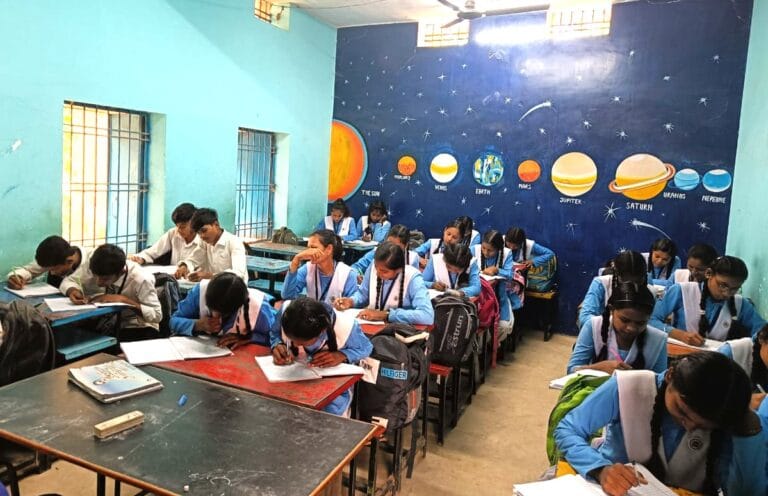 CG : राज्यपाल डेका से हार्टफुलनेस संस्थान के डायरेक्टर चॉवला ने की सौजन्य भेंट