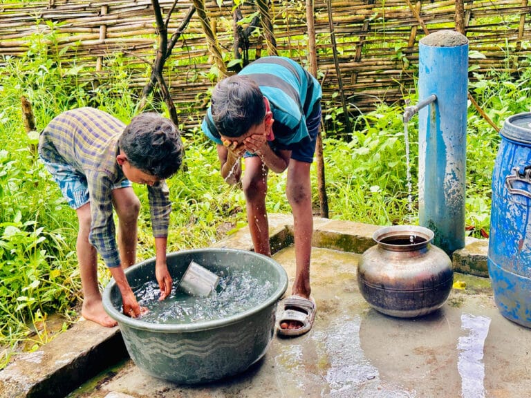 CG : नक्सल प्रभावित अचकट गांव में हर घर पहुंचा पीने का शुद्ध पानी