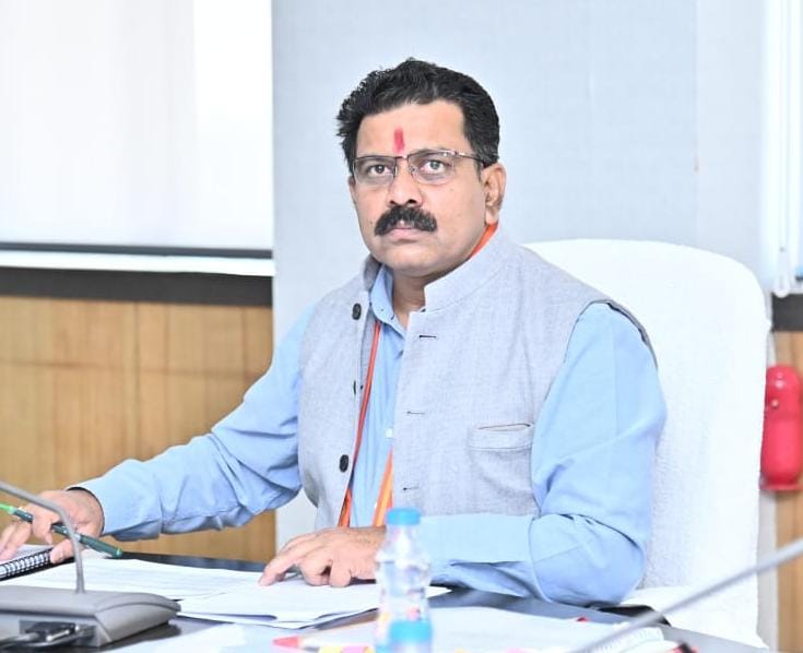 CG : सरेंडर करने वाले नक्सलियों के लिए लाल कार्पेट तैयार : गृहमंत्री विजय शर्मा…