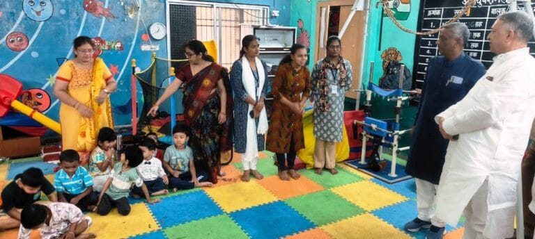 CG : निशक्त जन वित्त-विकास निगम अध्यक्ष ने किया स्पीच थेरेपी सेंटर का अवलोकन…
