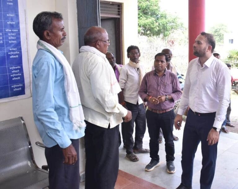 राजनांदगांव : कलेक्टर ने छुरिया तहसील कार्यालय का किया निरीक्षण…