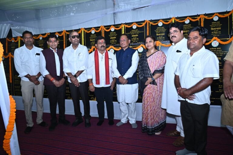 CG : सीएम साय ने धमतरी में 245 करोड़ के विकास कार्यों का शिलान्यास-लोकार्पण किया…