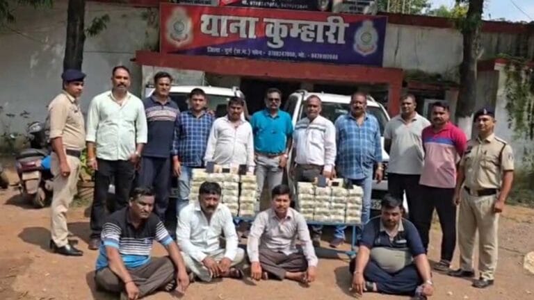 दुर्ग में हाईप्रोफाइल कैश केस: गाड़ियों की सीटों में छिपे थे करोड़ों, मशीन से हुई गिनती