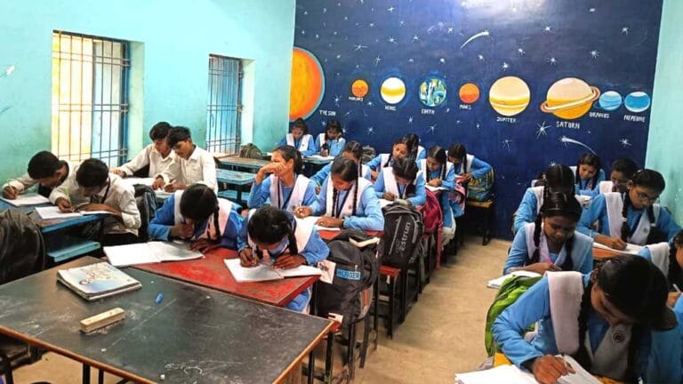 मोहगांव हाई स्कूल को मिले नए शिक्षक, अंग्रेजी, गणित और कला विषयों में हुई नियुक्तियां