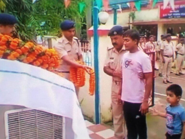सड़क हादसे में आरपीएफ जवान की मौत, गार्ड ऑफ ऑनर के साथ दी अंतिम विदाई