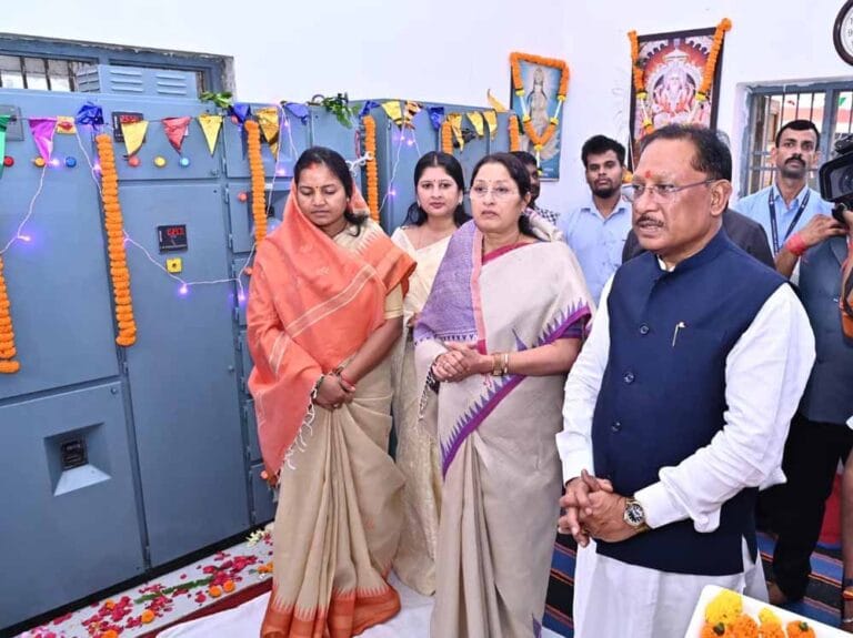 मुख्यमंत्री साय बोले – श्रम की सार्थकता और सृजन की भावना को समाज में प्रतिष्ठित करने का श्रेय भगवान विश्वकर्मा को