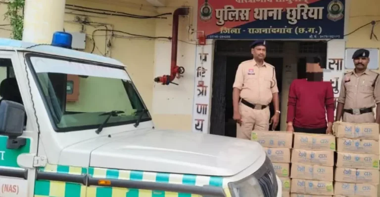 Rajnandgaon : महतारी एक्सप्रेस वाहन से डेढ़ दर्जन शराब की पेटी के साथ गिरफ्तार किया…