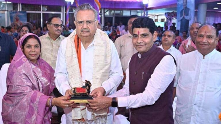 तीजा महिलाओं का मायका से जुड़ी यादों को तरोताजा करने का पर्व – राजस्व मंत्री टंक राम वर्मा