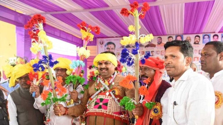 स्कूल शिक्षा मंत्री यादव का संदेश- योजनाओं का लाभ उठाकर बदलें अपना कल