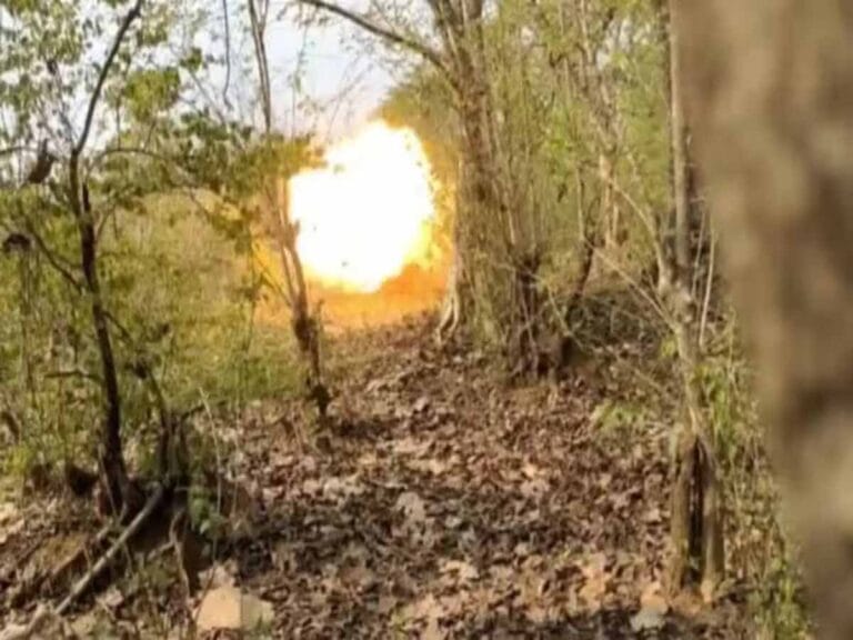 सुरक्षा बलों पर IED हमला: रायपुर में दो जवान हुए घायल, बचाव के लिए एयरलिफ्ट किया गया