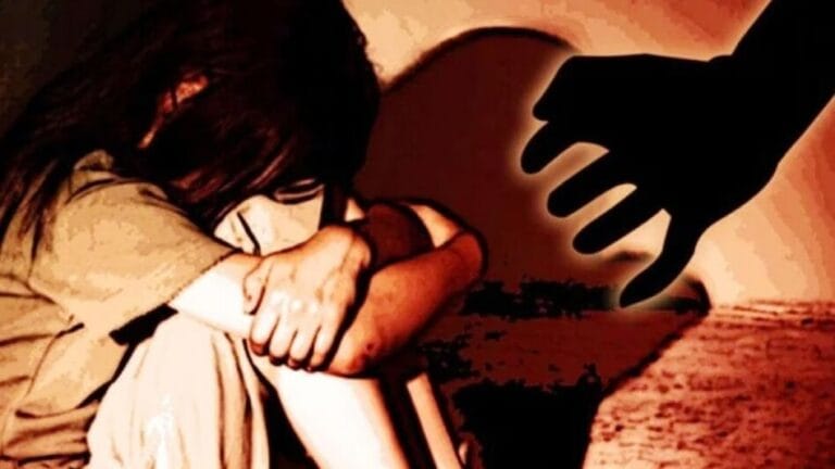 CG : शिक्षक ने किया छात्रा को बैड टच…