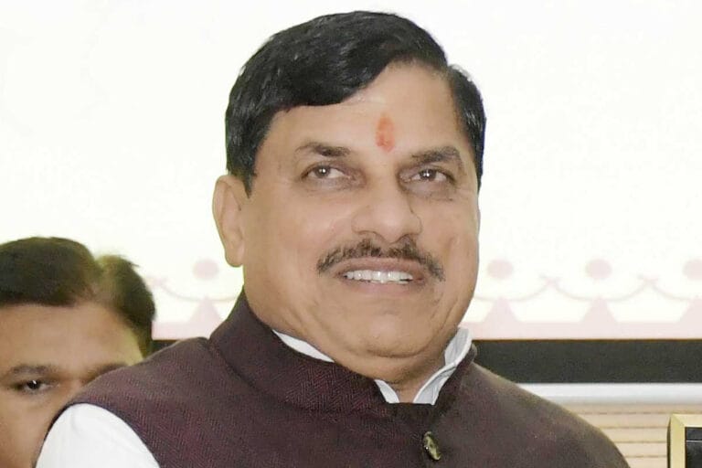 mohan_0A_82_3-1.jpg
