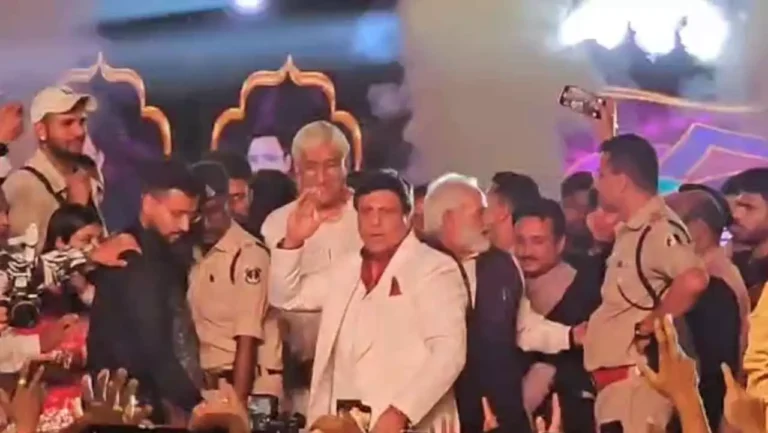 CG : गोविंदा के गरबा कार्यक्रम में भीड़ हुई बेकाबू, बच्ची और महिलाएं घायल…