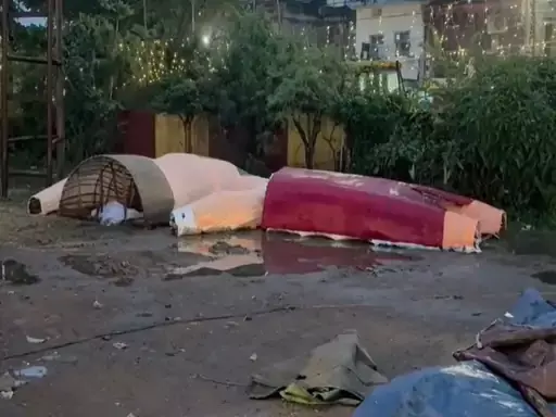 CG : तेज बारिश के कारण रावण गिरा…