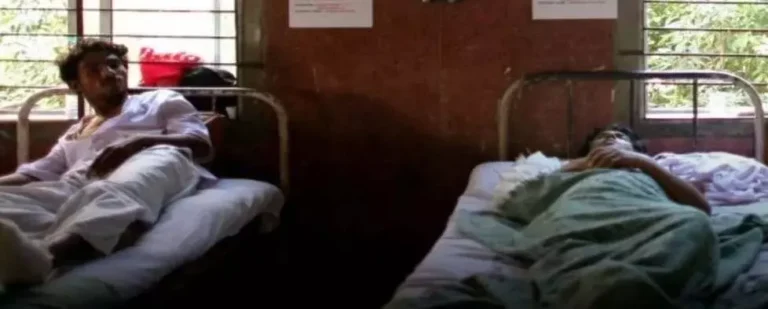 CG : मोबाइल टॉर्च के सहारे ईलाज, बिजली गुल के दौरान हॉस्पिटल में सर्जरी