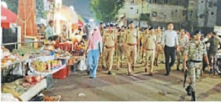 राजनांदगांव : दीपावली पर सुरक्षा के कड़े इंतजाम, पुलिस ने किया शहर में फ्लैग मार्च, हर गतिविधियों पर नजर रख रहे…
