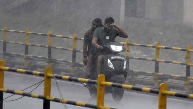 छत्तीसगढ़ में भारी से बहुत भारी वर्षा का अलर्ट, प्रशासन ने लोगों से सतर्कता की अपील की