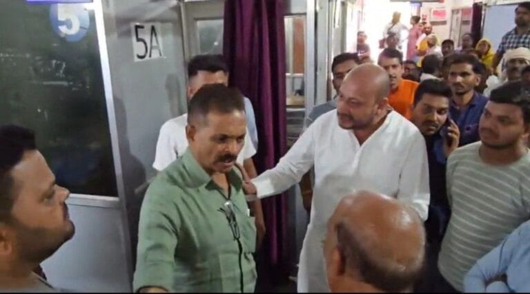 Rajnandgaon: शुक्ला हॉस्पिटल में फिर लापरवाही का मामला! ऑपरेशन के बाद महिला की मौत, परिजनों ने किया हंगामा