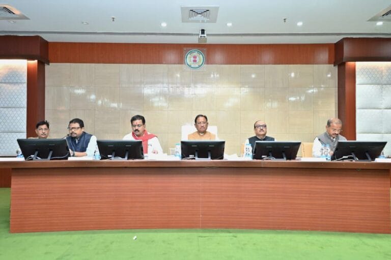 CG: लघु वनोपजों से आत्मनिर्भरता की राह — मुख्यमंत्री ने तय किया हरित विकास का रोडमैप
