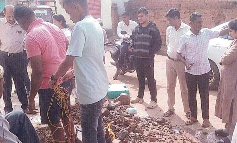 राजनांदगांव : ग्राम अंजोरा में पानी की लैब जांच के बाद पाया गया साफ