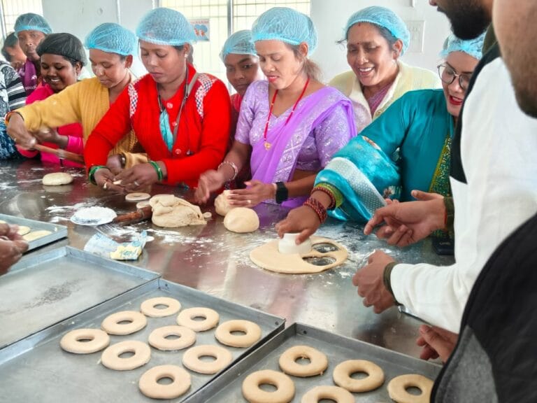CG : एनआईएफटीईएम ने दिया मोटे अनाज से बेकरी उत्पाद निर्माण का जशपुर में प्रशिक्षण