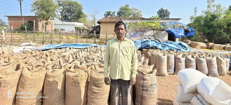 मोहला : ग्राम पांडरवानी के किसान सेवाराम ने एकटकन्हर धान उपार्जन केंद्र में 60 क्विंटल धान का किया विक्रय