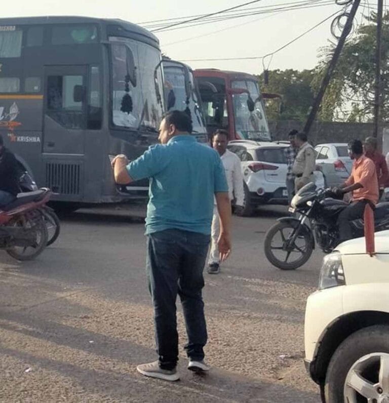 bus2.jpg