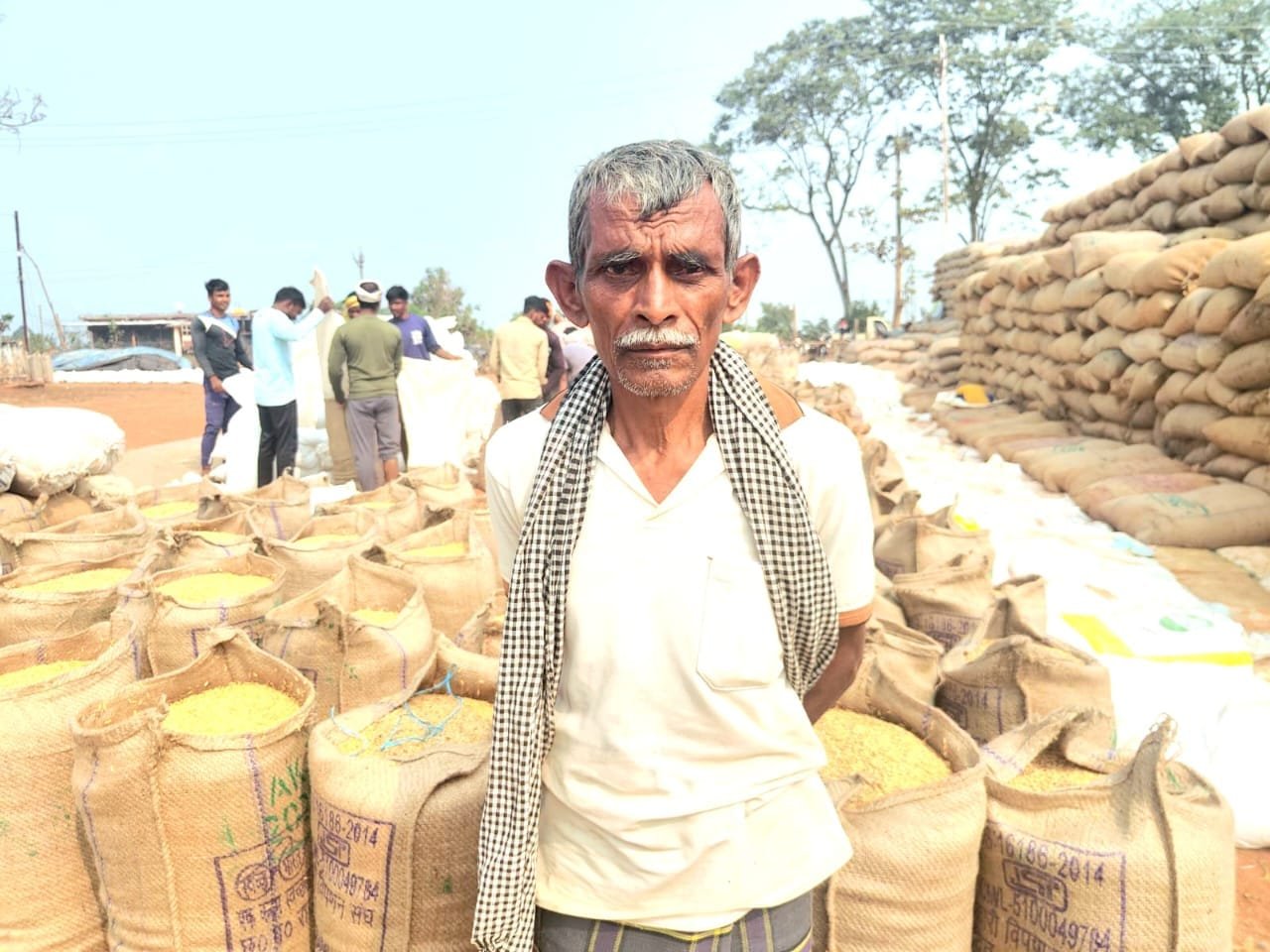 मोहला : बुजुर्ग किसान मुन्ना सिंह ने कहा धान विक्रय की राशि से घर निर्माण में मिलेगा सहयोग