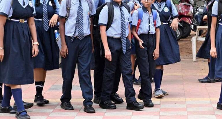 school_uniform2.jpg
