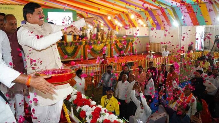 yadav2-2.jpg