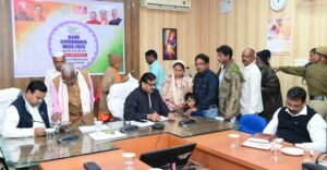 राजनांदगांव : अपर कलेक्टर ने जनदर्शन में सुनी जनसामान्य की समस्याएं