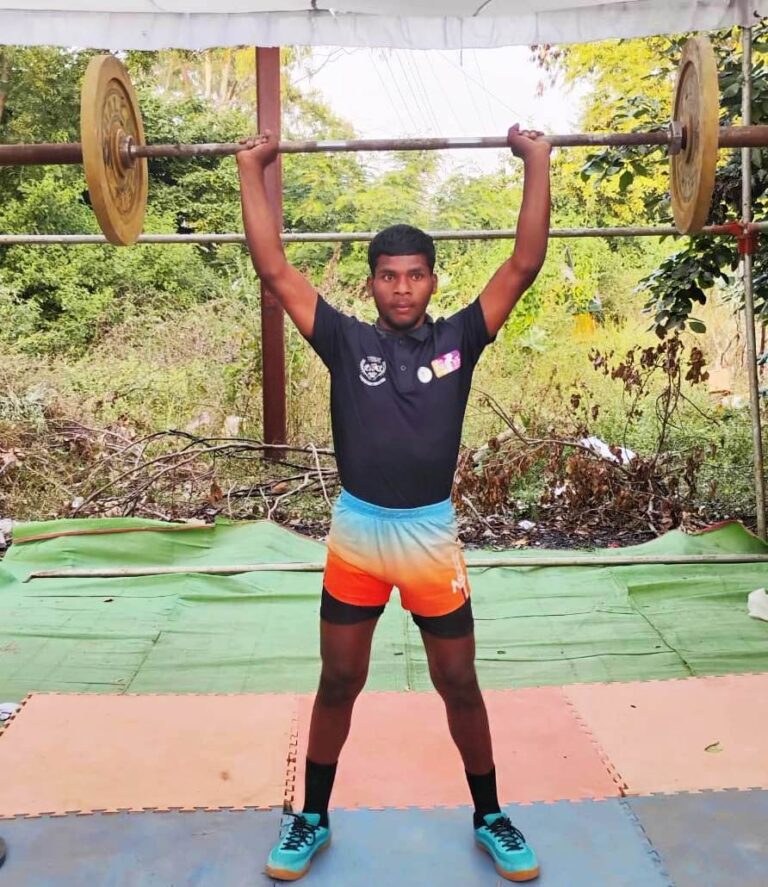 CG : बस्तर ओलंपिक के जिला स्तरीय स्पर्धा में राकेश रहे प्रथम, अब संभाग स्तरीय प्रतियोगिता में दिखाएंगे दमखम