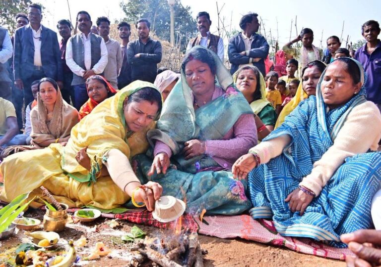 CG : मंत्री लक्ष्मी राजवाड़े ने मुख्यमंत्री ग्राम गौरव पथ योजना के तहत 157 लाख से अधिक के विकास कार्यों का किया भूमि पूजन