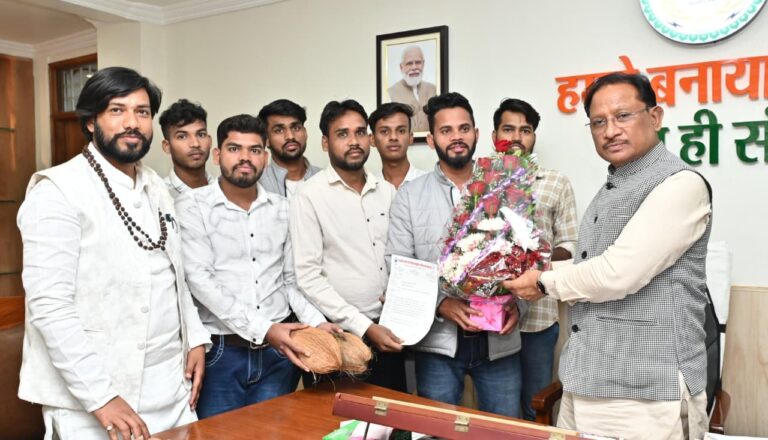 CG : मुख्यमंत्री विष्णु देव साय से पोस्ट मैट्रिक अनुसूचित जाति छात्रावास के प्रतिनिधि मंडल ने की सौजन्य भेंट