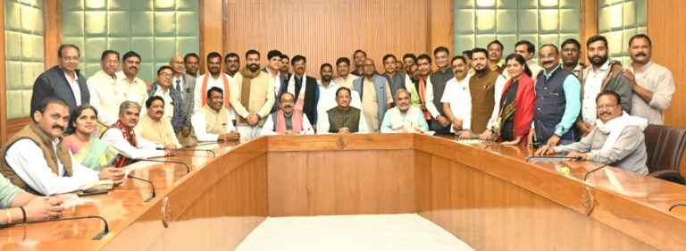CG : मुख्यमंत्री साय से साहू समाज के प्रतिनिधिमंडल ने की सौजन्य मुलाकात