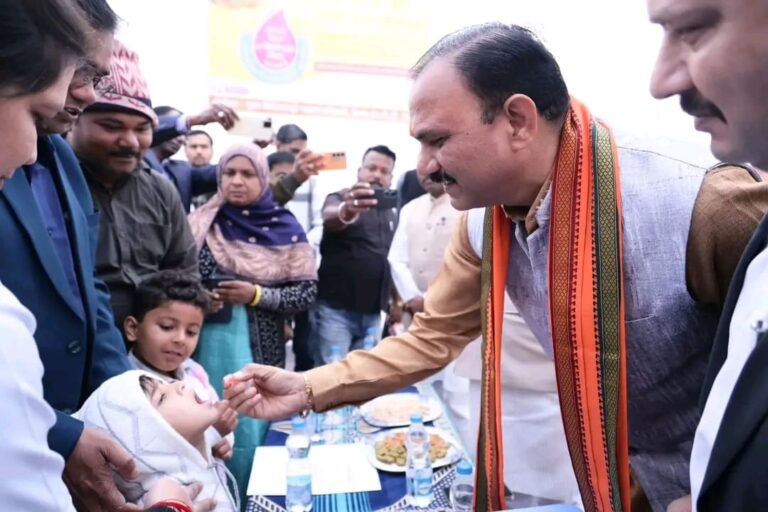 CG : राष्ट्रीय पल्स पोलियो अभियान 2025 का भव्य शुभारंभ, स्वास्थ्य मंत्री ने बच्चों को पिलाई पोलियो की खुराक
