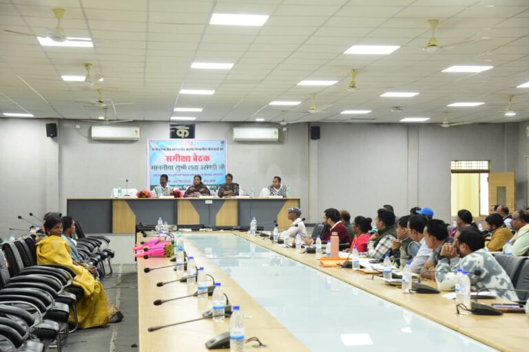 CG : कोंडागांव विधायक ने विधानसभा क्षेत्र अंतर्गत शासकीय योजनाओं के क्रियान्वयन की समीक्षा की