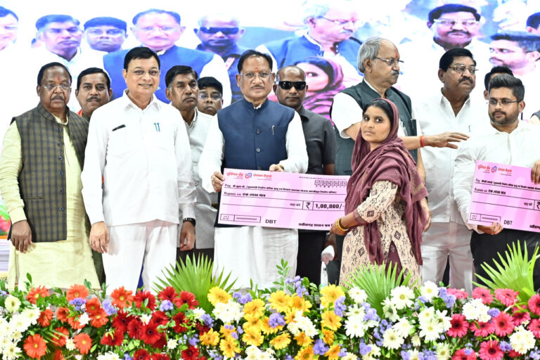CG : विशेष लेख : सुशासन, संवेदना और सुरक्षा : श्रमिक हित में छत्तीसगढ़ सरकार के दो वर्ष