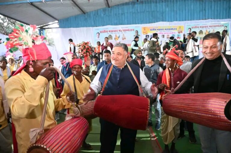 CG : पर्यटन एवं संस्कृति मंत्री राजेश अग्रवाल प्रांतीय मझवार महासम्मेलन में हुए शामिल