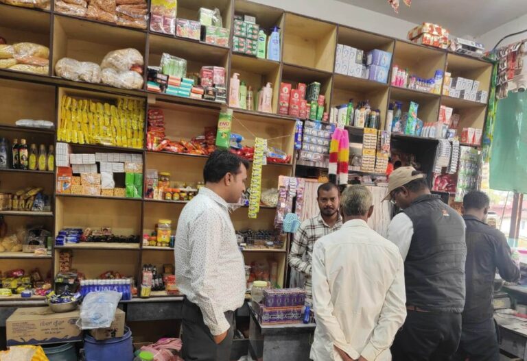 Rajnandgaon : खाद्य एवं औषधि प्रशासन की टीम द्वारा नागरिकों तक गुणवत्तायुक्त खाद्य सामग्री पहुंचाने लगातार की जा रही कार्रवाई…