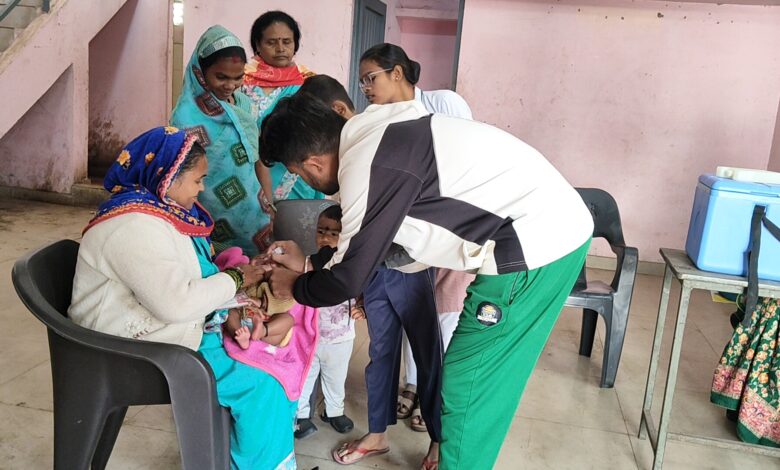 राजनांदगांव : जनस्वास्थ्य के प्रति प्रतिबद्धता का संदेश,बच्चों को पिलाई गई पोलियो ड्रॉप